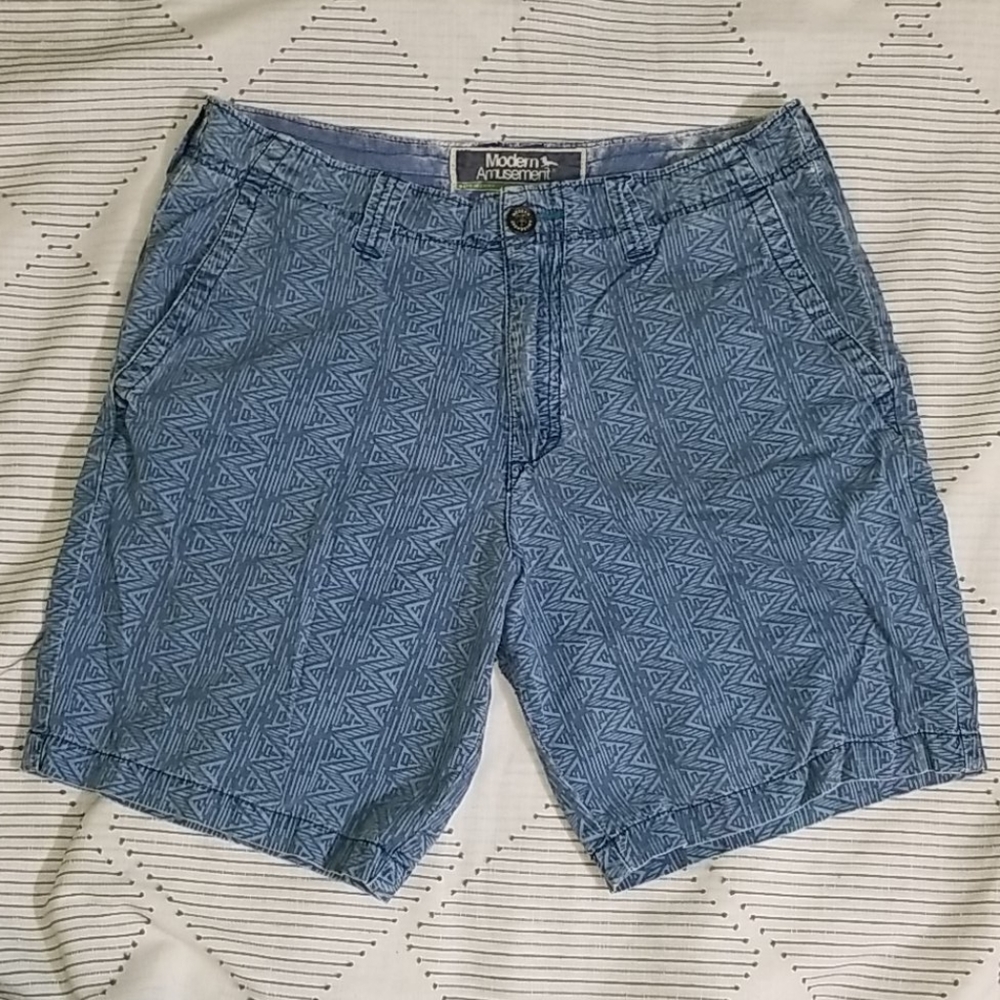 Men's Size 32 Modern Amusement Shorts GUC